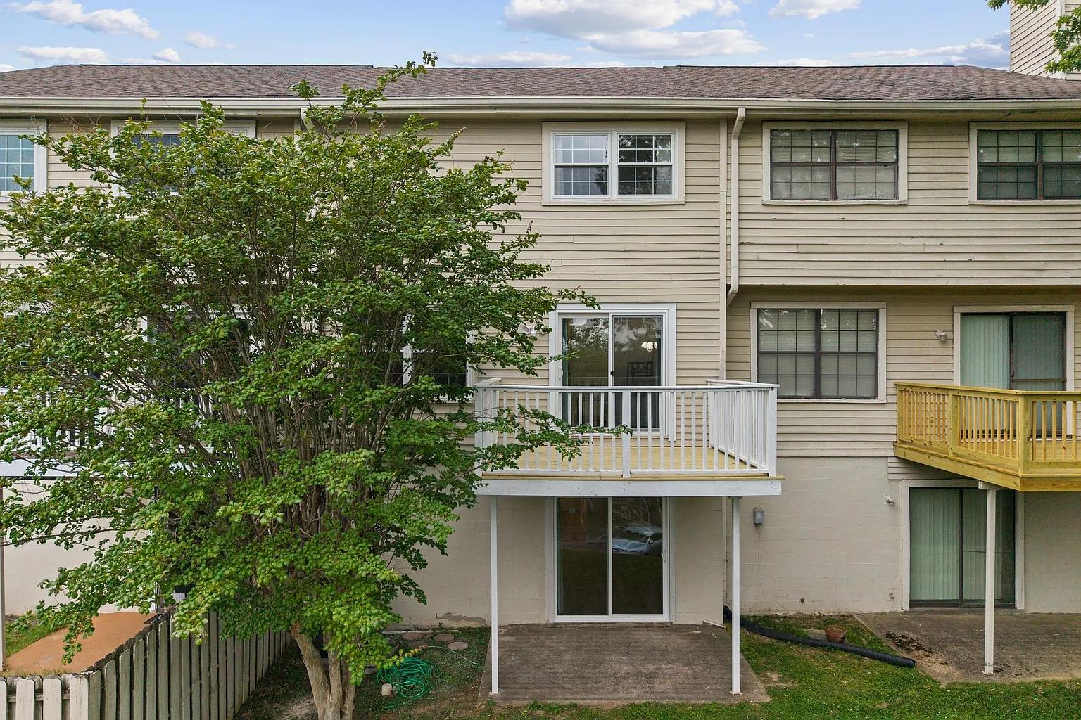 731 Longhunter Ct — Back