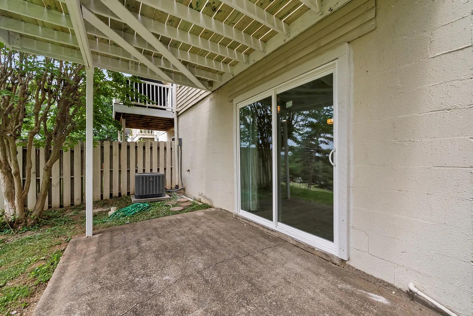 731 Longhunter Ct — Back